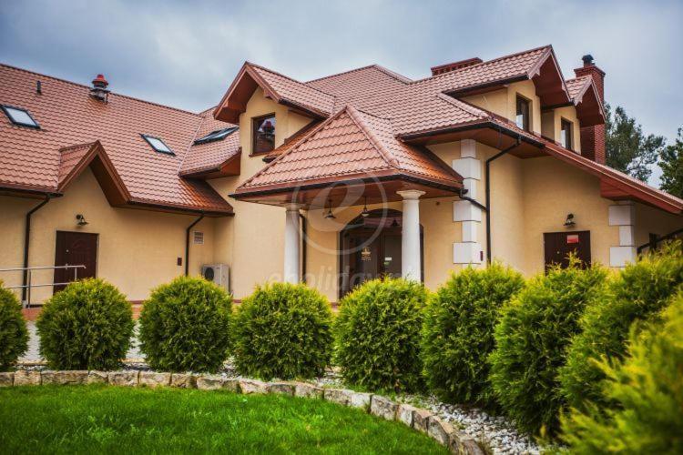 Inn Forest